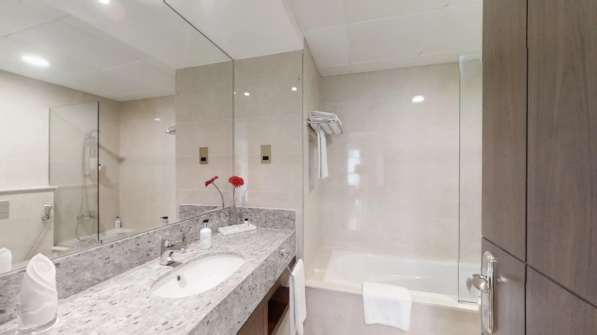 Suha Creek Hotel Apartment, Waterfront Jaddaf, Dubaj
